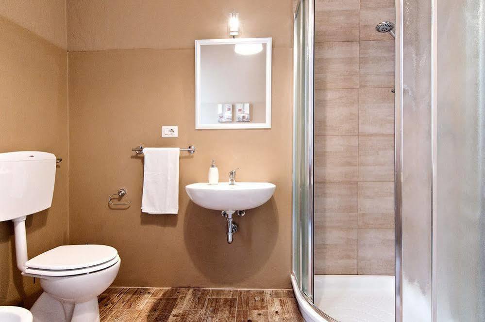 Blulassu City Center Rooms Кальярі Екстер'єр фото