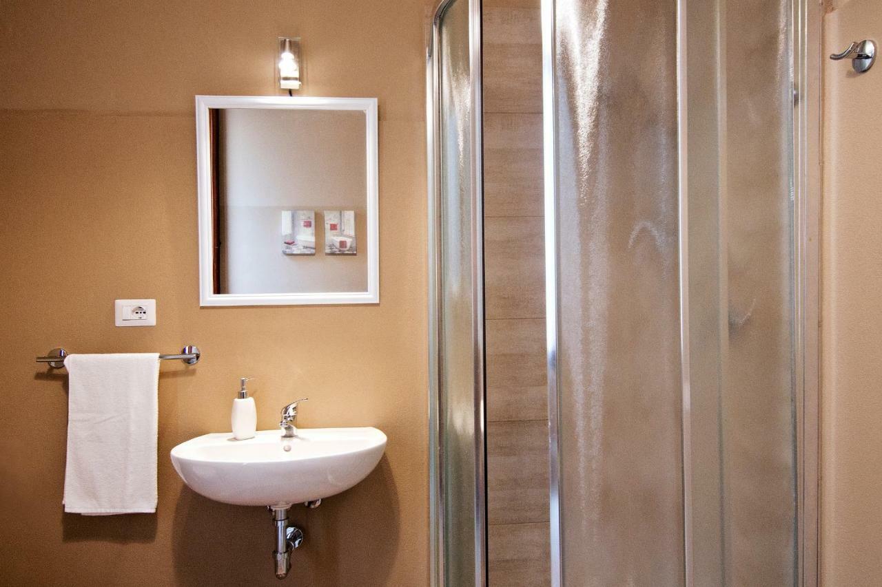 Blulassu City Center Rooms Кальярі Екстер'єр фото