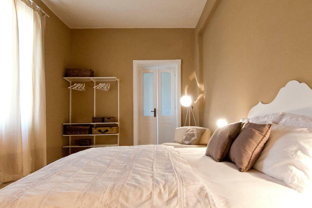 Blulassu City Center Rooms Кальярі Екстер'єр фото