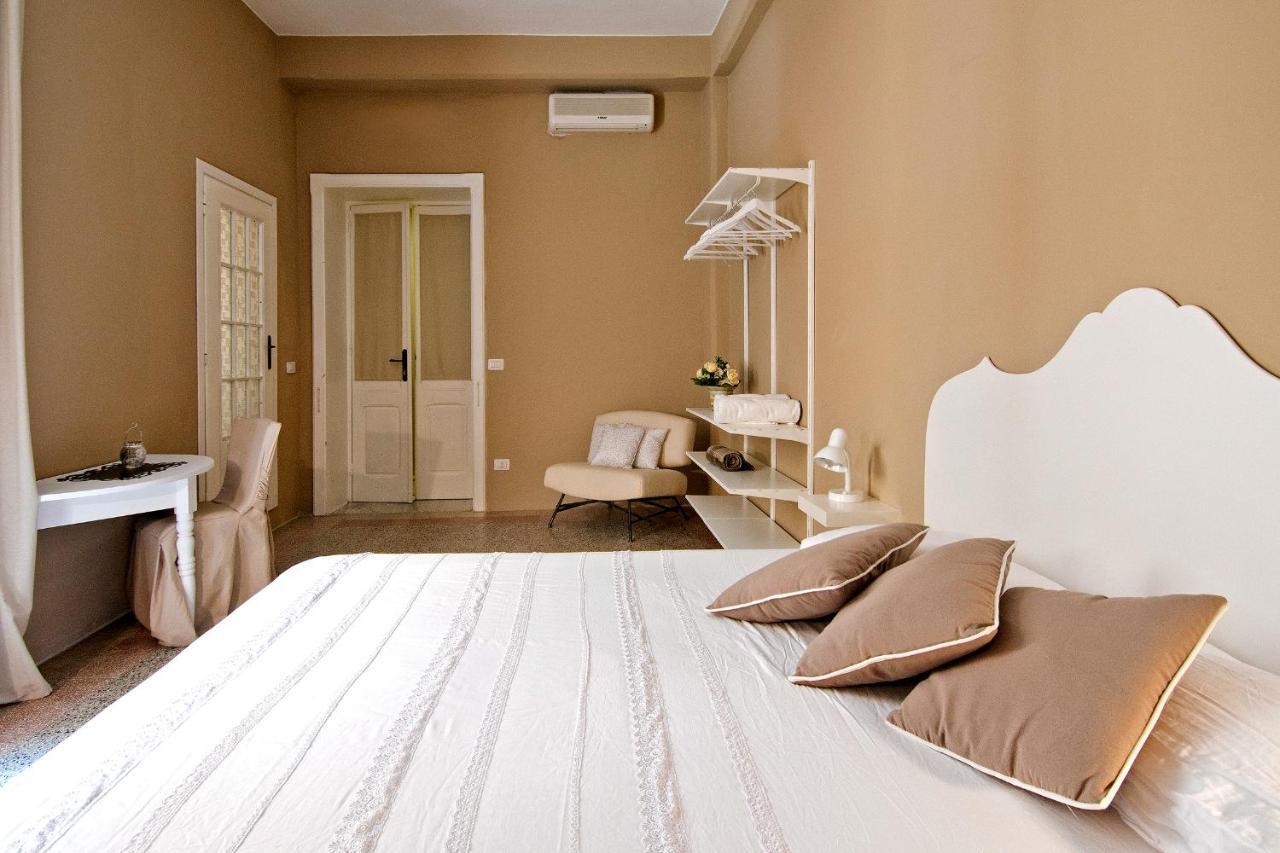 Blulassu City Center Rooms Кальярі Екстер'єр фото